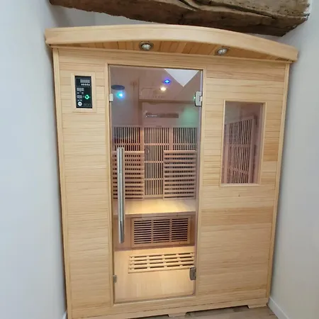 Domaine Les Chauveaux, 3 Gites, 26 Personnes, 1 Salle