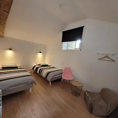 Tatil Evi Domaine Les Chauveaux, 3 Gites, 26 Personnes, 1 Salle *