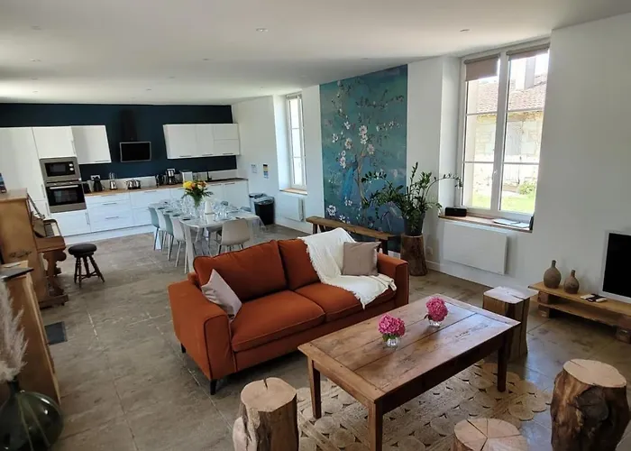 Domaine Les Chauveaux, 3 Gites, 26 Personnes, 1 Salle بيت للعطل *