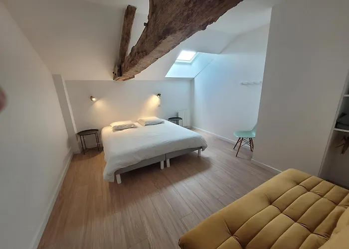 Domaine Les Chauveaux, 3 Gites, 26 Personnes, 1 Salle