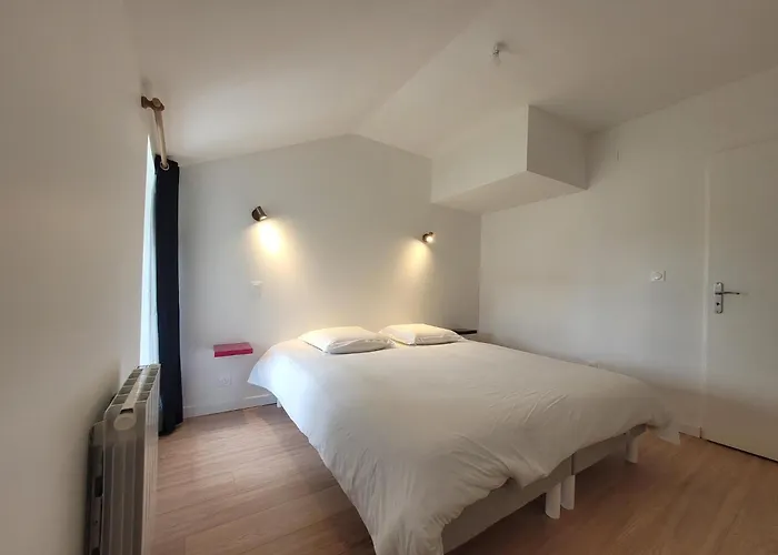 بيت للعطل Domaine Les Chauveaux, 3 Gites, 26 Personnes, 1 Salle *