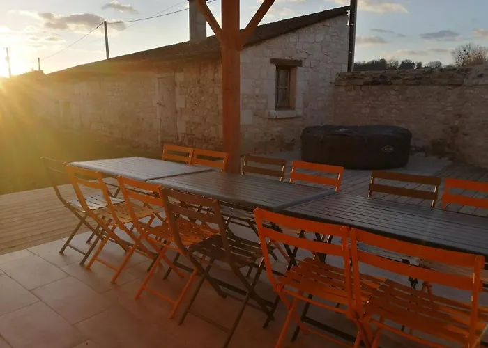 Domaine Les Chauveaux, 3 Gites, 26 Personnes, 1 Salle Antran