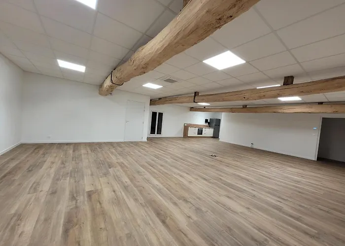 Domaine Les Chauveaux, 3 Gites, 26 Personnes, 1 Salle *